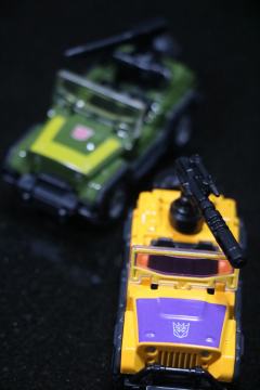 要说今年玩的最佳的玩具，我给布鲁可积木车系列投上一票
第一弹