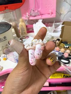 最近自由的翎羽这个改娃真的很火！
忍不住动手尝试了一下 
这