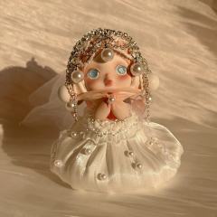 ✨把温柔藏进裙摆里
珍珠缀着星光
纱裙裹着云朵
我的少女心事