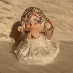 ✨把温柔藏进裙摆里
珍珠缀着星光
纱裙裹着云朵
我的少女心事