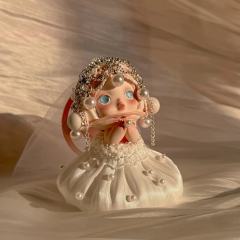 ✨把温柔藏进裙摆里
珍珠缀着星光
纱裙裹着云朵
我的少女心事