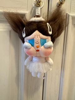 性价比很高的吊卡，虽然人家都说她像太奶，我觉得换个衣服就是美