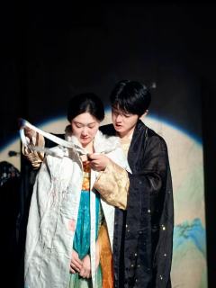 1.目前只有窃云台能让我感受到爱读文言文
2.九千岁已死 万