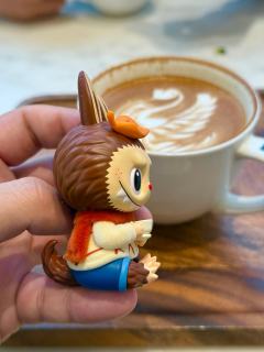 ☕️🥯Zimomo温暖毛衣吊卡～最迷你的早餐咖啡搭子
☕️