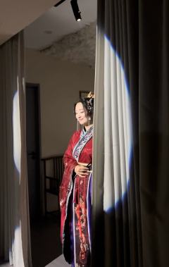 「本座今日想送你一份礼物
         ——想不想，再见