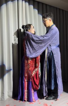 「本座今日想送你一份礼物
         ——想不想，再见