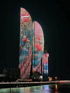 神明将命运写成篇章
上半篇是岁月歌,
下半篇为离别诗...