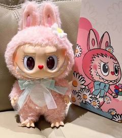 有人嫌弃泡泡玛特浪费钱，有人不厌其烦的买你爱的款为了让你开心