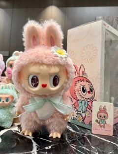 有人嫌弃泡泡玛特浪费钱，有人不厌其烦的买你爱的款为了让你开心