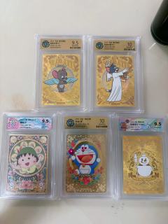 喜欢金色的卡牌系列，收集了一些 ip，猫和老鼠，哆啦A梦，蜜