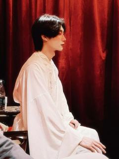 “桃花源里梦一场,妖魔鬼怪勇斗智。
执念情深欲横流,却道人心