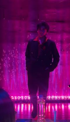 尼莫点，离这里最近有人类触摸的地方是400公里高空的空间站
