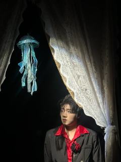 尼莫点，离这里最近有人类触摸的地方是400公里高空的空间站
