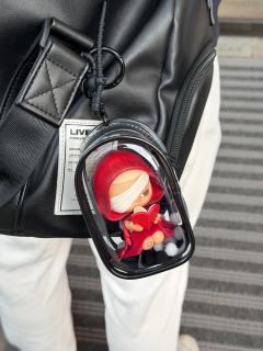 有同意的吗、小黑皮太帅了啊！细节也做得很好，衣服是植绒的，书