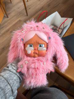 哭娃泪晶晶400%拆箱啦！可惜有瑕疵😭醉了！
本来实物还是