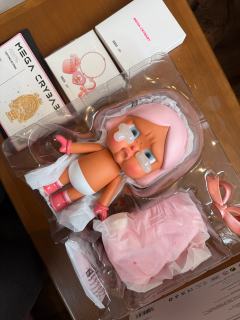 哭娃泪晶晶400%拆箱啦！可惜有瑕疵😭醉了！
本来实物还是