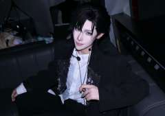 诡秘你的黑发泪痣男更新了…