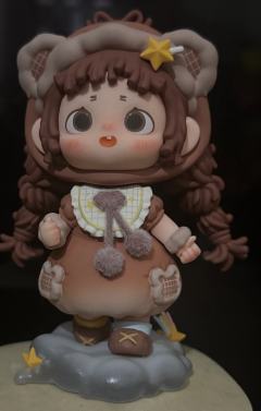 芙芙好呆萌样子，看流星划过天空时