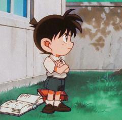 这也太萌了
早期画风的柯南真是萌神