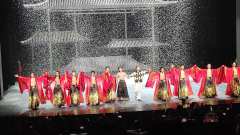 《叹春风》以刚柔并济的舞蹈语言，将东方男性的精神长卷徐徐展开