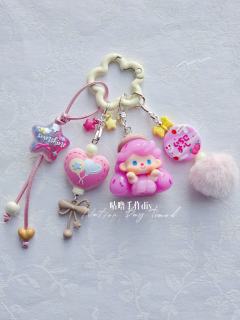 冰激凌姑娘萌萌哒，甜甜哒！
