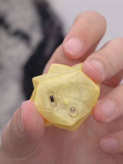 祈愿星的底座可以先开灯，再把nyota放上去喔，坐在星星上是多少人儿童时期的梦想哈哈哈