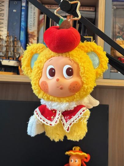 其实是用柠檬小熊耳机包改娃的哦！感觉和圣诞节和星星人真的是太适配了！如果有想要定制改娃的朋友可以私信我～主页还有其他款式都可以做哦⭐️