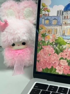 太可爱了～
毛绒更好rua～
右耳朵可以弯下来哎～