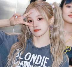 2026年1月份的头像，就用雨琦啦！快来投票帮我选头像吧！