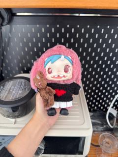 丑萌的宝拉就这样治愈一切不开心🥰
眼中亮晶晶像是有星星
纯