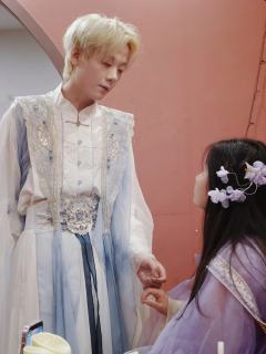 恋陪的王,沪上第一dm,名不虚传。
反拍璃火,又名碌碌无为的