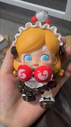 太可爱了！不愧是Q宝厂家，跟Q宝一样让我没失望的ip，这个系列最喜欢的一只，收到货太惊艳了裙子是黑金色！！！太好看了。细节很到位 娃娃很大只 扎实～