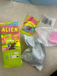 当我还在好奇🤨
这几天的潮玩热梗
“韭菜盒子”是什么的时候