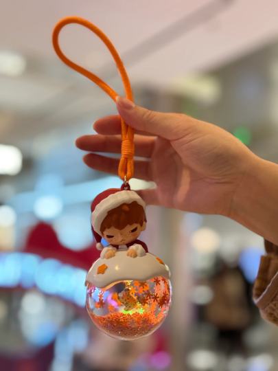 抽到了labubu，现场就找人换了我的最爱小野。做车挂也太帅了