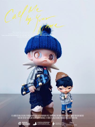 虽然无法完全复刻陈老师x野子哥穿搭但是参考了一下还是很好看的滑板有点老旧翻出来的小玩具	OOTD日常毛球帽➕刀弯裤➕迷你短袖➕银色外套