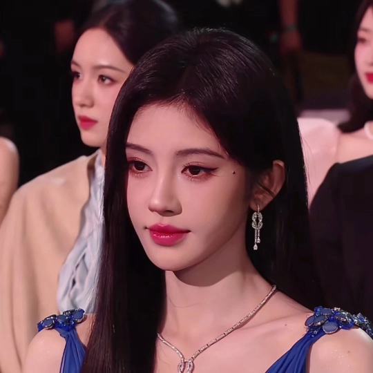 听到“倒闭了”忍不住笑了的小鞠【os：真的好可爱啊💋】