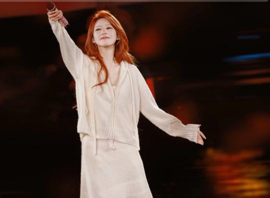 你们是喜欢赵露思的许我耀眼，还是王书欣的双鬼呢？