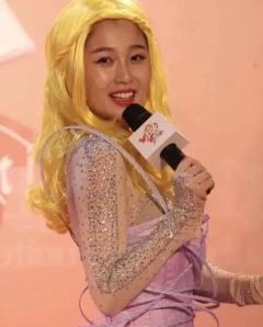 你们是喜欢赵露思的许我耀眼，还是王书欣的双鬼呢？