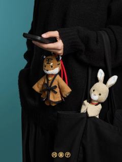 久等，可以牵手的生肖挂偶来了！

传统文化中的十二生肖
化身