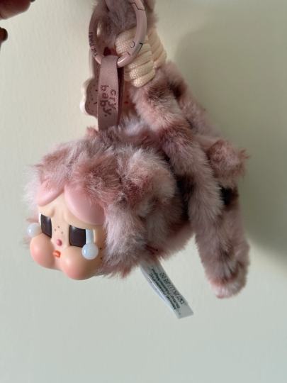 豹豹猫猫的执念，有个粉色的豹豹猫猫还要手机挂绳，这个粉很温暖，超级适合冬天，手感都是暖暖的