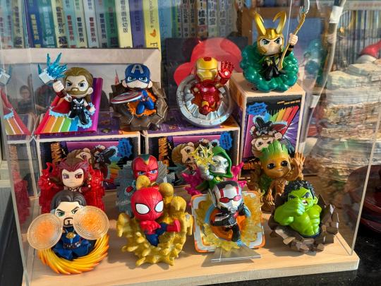 人生中第一次在盒机端盒原本只是想要个钢铁侠 直到最后把盒机买光了才抽到钢铁侠 也算是端盒了😂😂😂