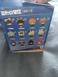 脚底略微磨损，成色良好，有意向的谨慎购买不退不换，原价50.