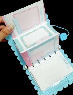 突然出现发出了两个小拼贴！
之前打底了好多普通小狗的人物，M