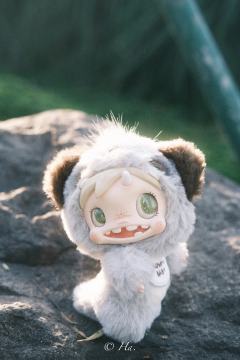 Polar的小怪物毛绒已经可爱到另一个level了
她带着勇