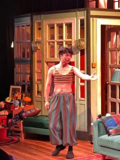 刘添祺老师携戏剧新作《外人》入驻星空间啦！这部作品在小剧场中