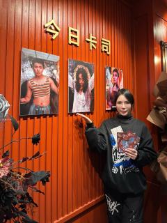 刘添祺老师携戏剧新作《外人》入驻星空间啦！这部作品在小剧场中