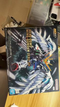 报告指挥部！雷达显示……我竟然中了！感谢高达岛基地的补给空投