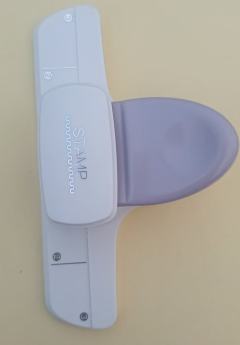 平价手账好物，我推荐邮票压花边器，25块钱买了以后贴纸都可以