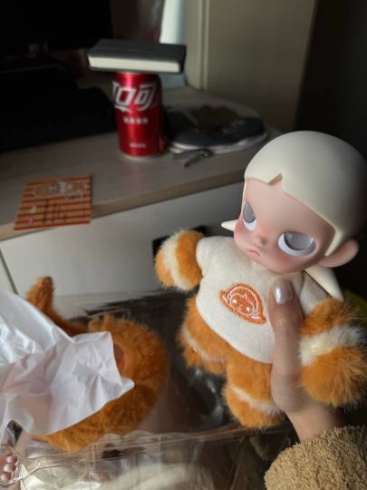 亲生的女儿果然不一样呜呜呜 21晚上就在门店买到 24回国 现在才有空打开仔细看 太爱了 谁懂啊啊啊啊啊呜呜呜呜呜 没有一代 有二代也开心了😭