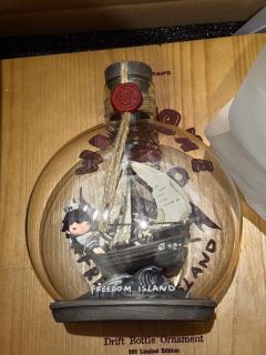 没抢到漂流瓶。。。。。。。。。。。。这有点难受，加价买了个，